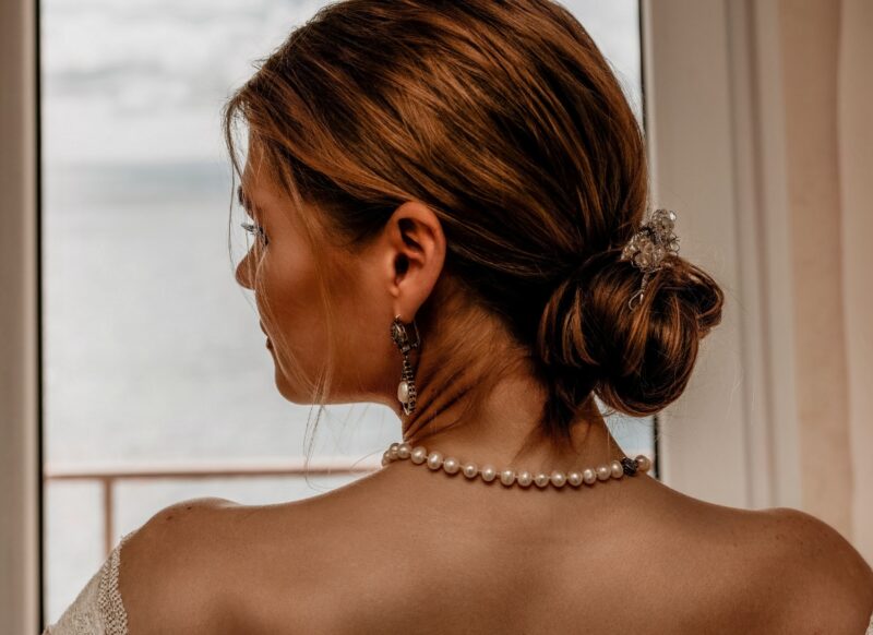 elegantna punđa na devojci